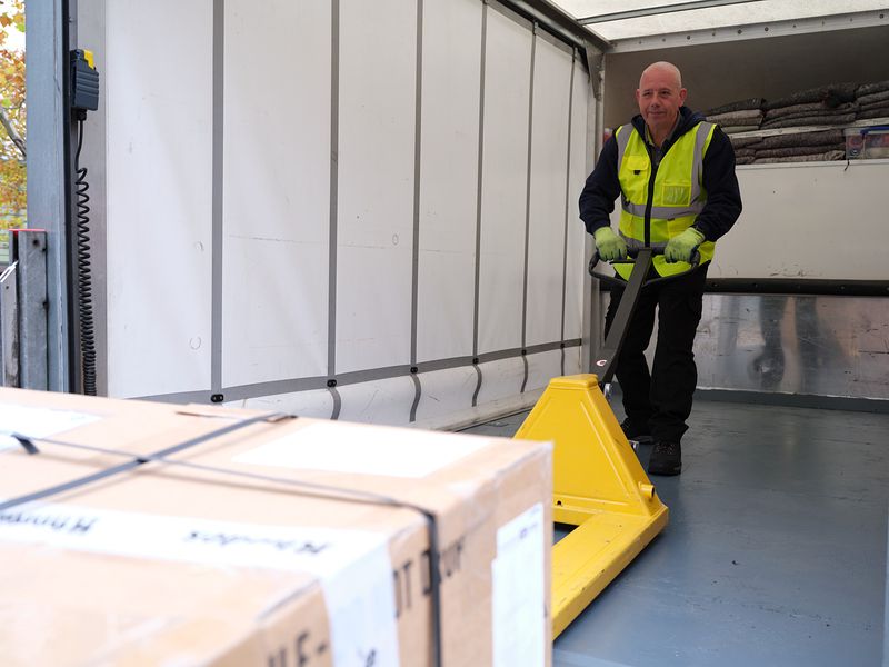 Courier and Removal Services in Leeds